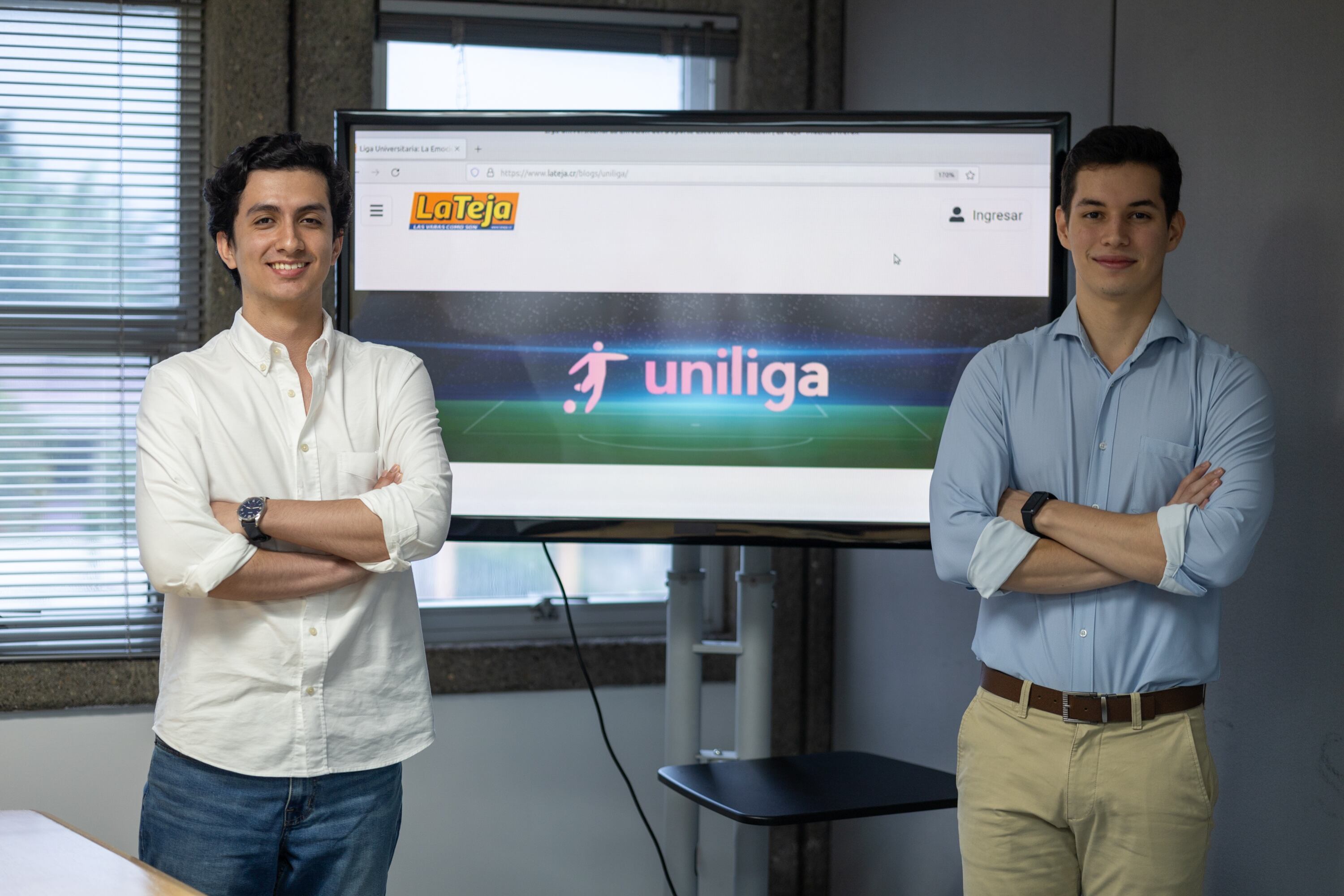 Gabriel Salazar Sing (camisa blanca) y Luis Diego Padilla son los fundadores de la Uniliga.