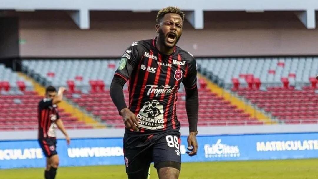 El delantero canalero lleva 6 goles en este torneo. Instagram.