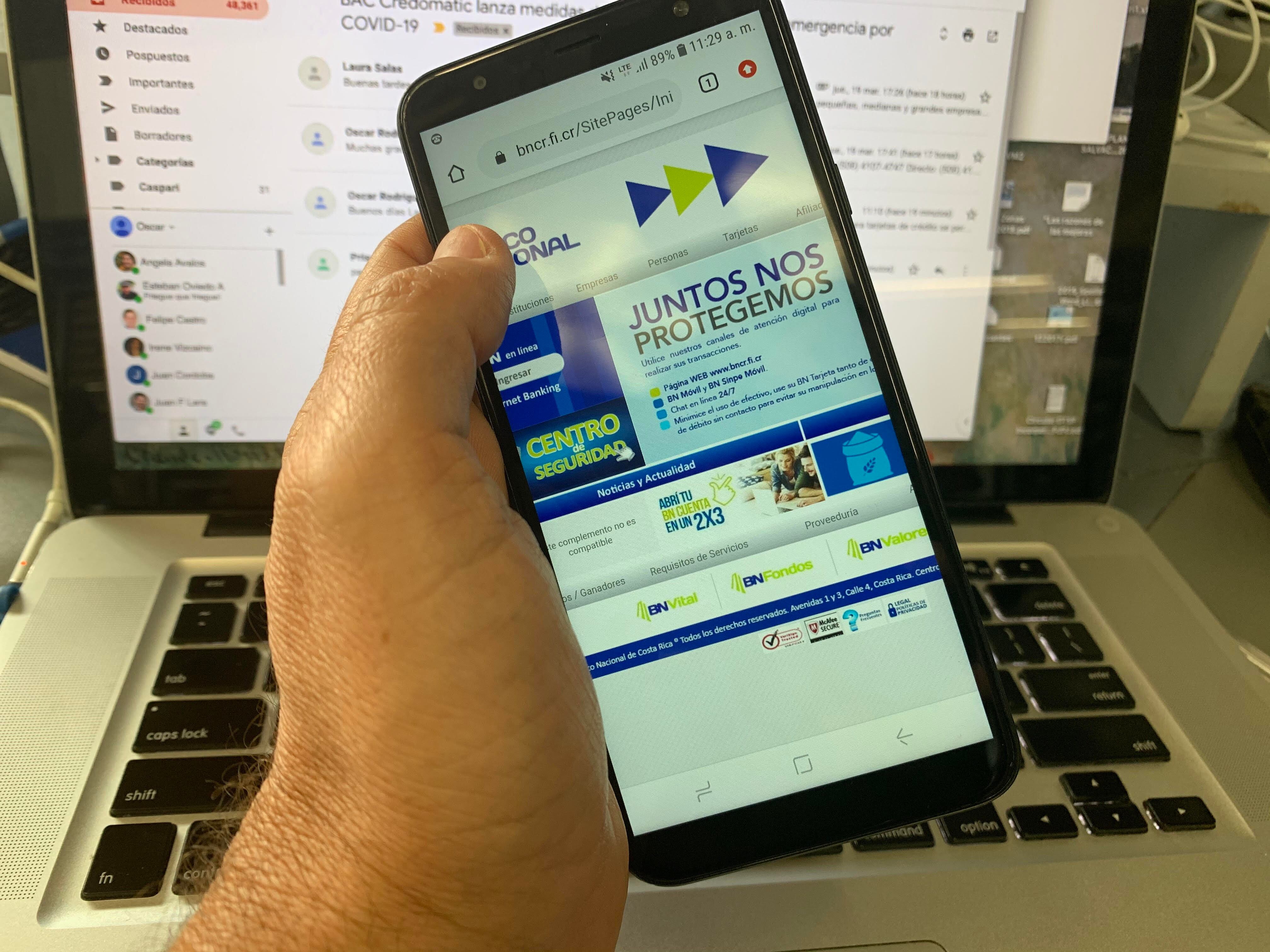 Las entidades financieras brindarán prioridad en arreglos de pago y readecuaciones de créditos a los deudores más afectados por coronavirus. Para esto habilitaron sus plataformas digitales, por ejemplo el Banco Nacional tendrá el formulario “covid-19“. Foto: Óscar Rodríguez A.