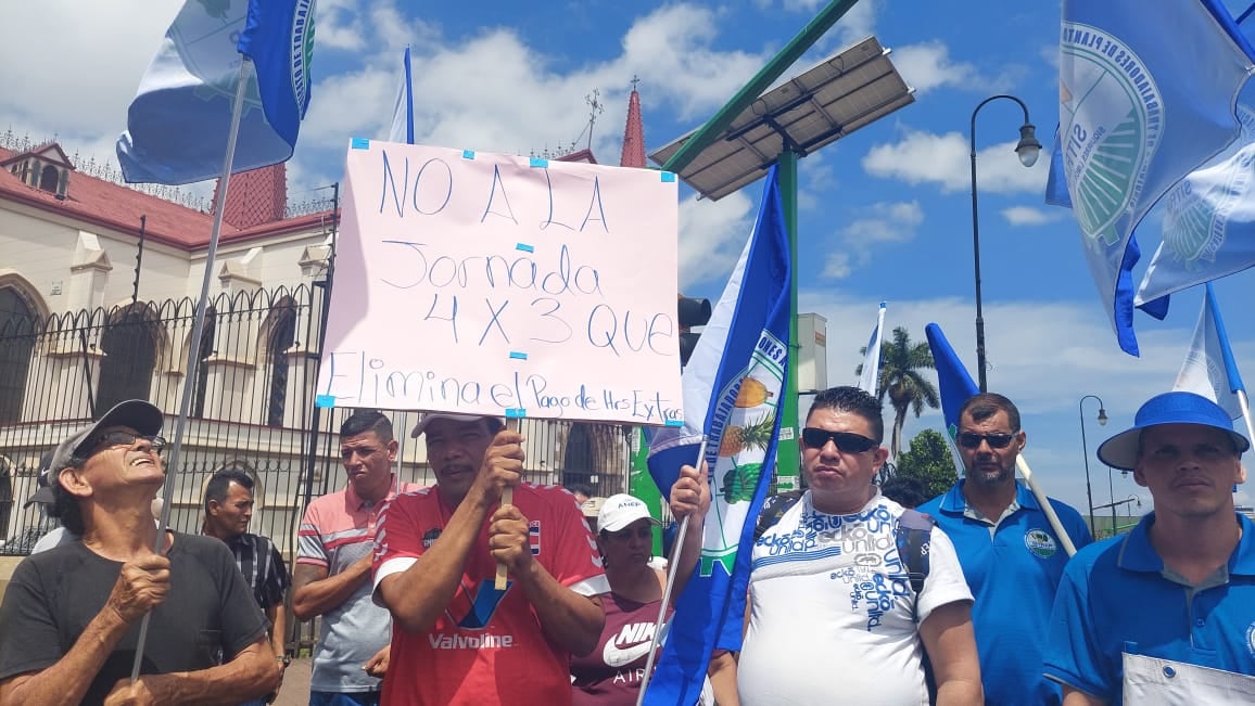 Como ya es una tradición, este 1 de mayo diferentes sectores sindicales del país se manifiestan en las calles para recordar los triunfos de los trabajadores y reclamar por mejores condiciones para los actuales breteadores y sus familias