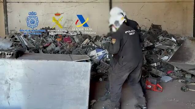 Decomisan droga oculta en chatarra que viajó procedente desde Costa Rica a España. Foto: Policía Nacional España