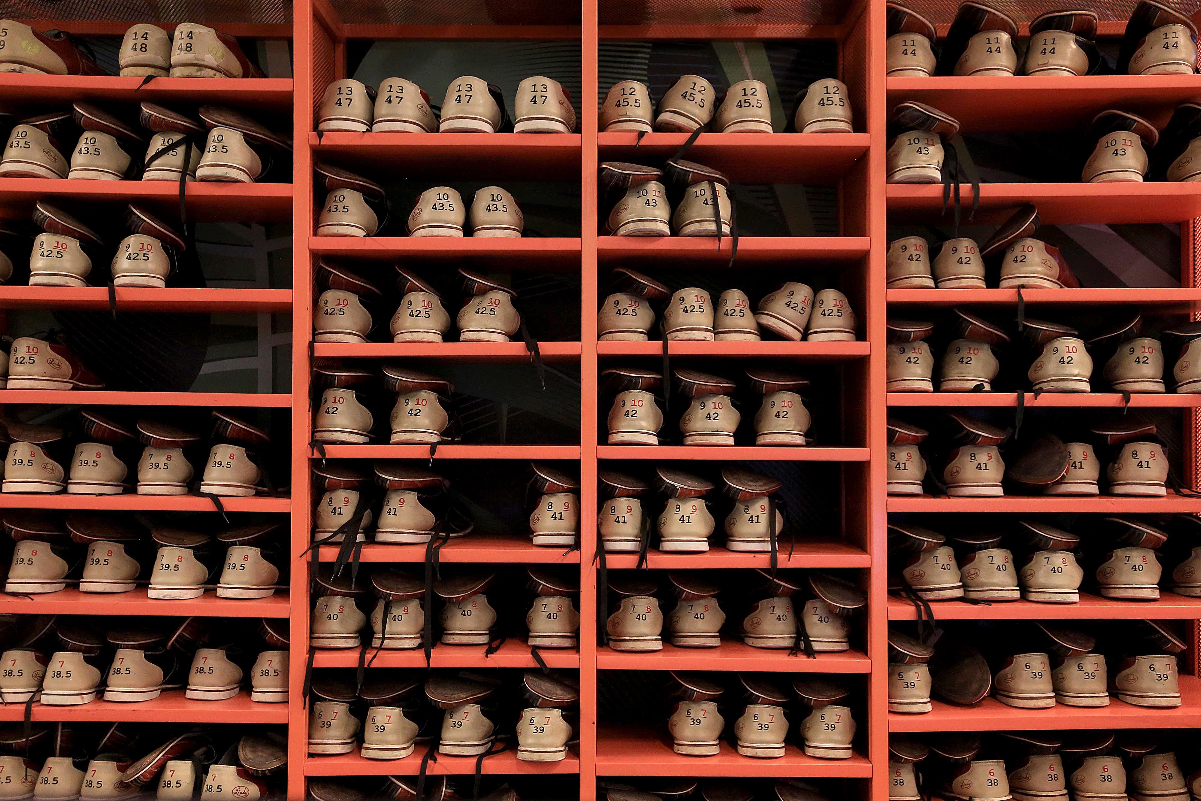 20/02/2024 Cartago. Boliche Metrópoli, en el primer piso del centro comercial Paseo Metrópoli, ofrece un ambiente para practicar el deporte de los bolos, disfrutar y compartir en familia o con amigos, jugar billar o futbolín y/o comer rico. Foto: Rafael Pacheco Granados