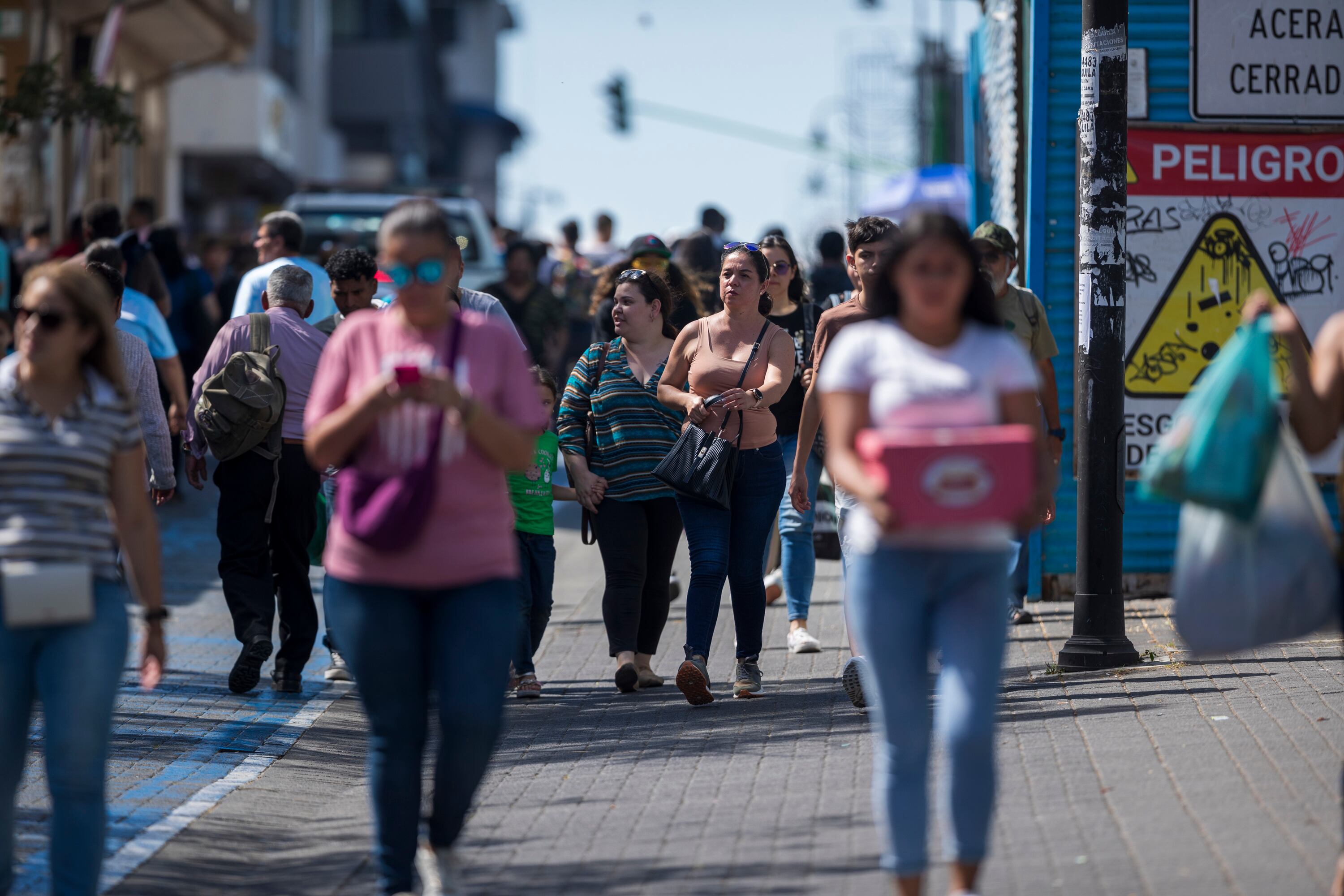 09/12/2023, San José, recorrido por avenida central y avenida 4, para ver como estan las compras navideñas, la venta de loteria, y la seguridad en el centro de la capital.