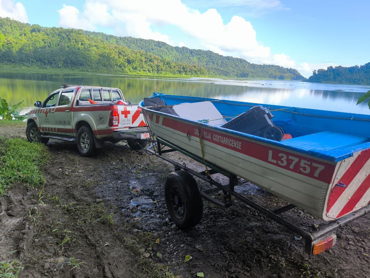 Búsqueda laguna del río Reventazón