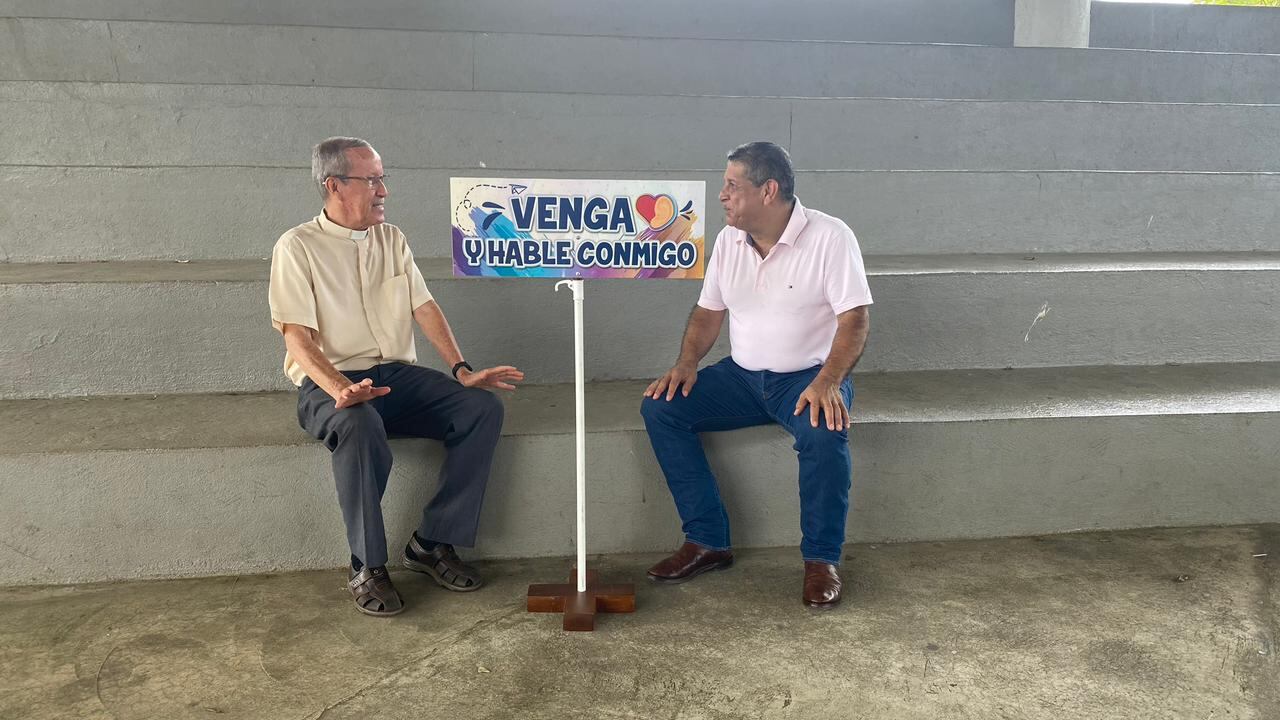 En medio de la pandemia el diácono Francisco Venegas Castro y 14 voluntarios más de la diócesis de Tilarán-Liberia, arrancaron el programa “Venga y hable conmigo”, el cual nace de la mano de monseñor Manuel Eugenio Salazar