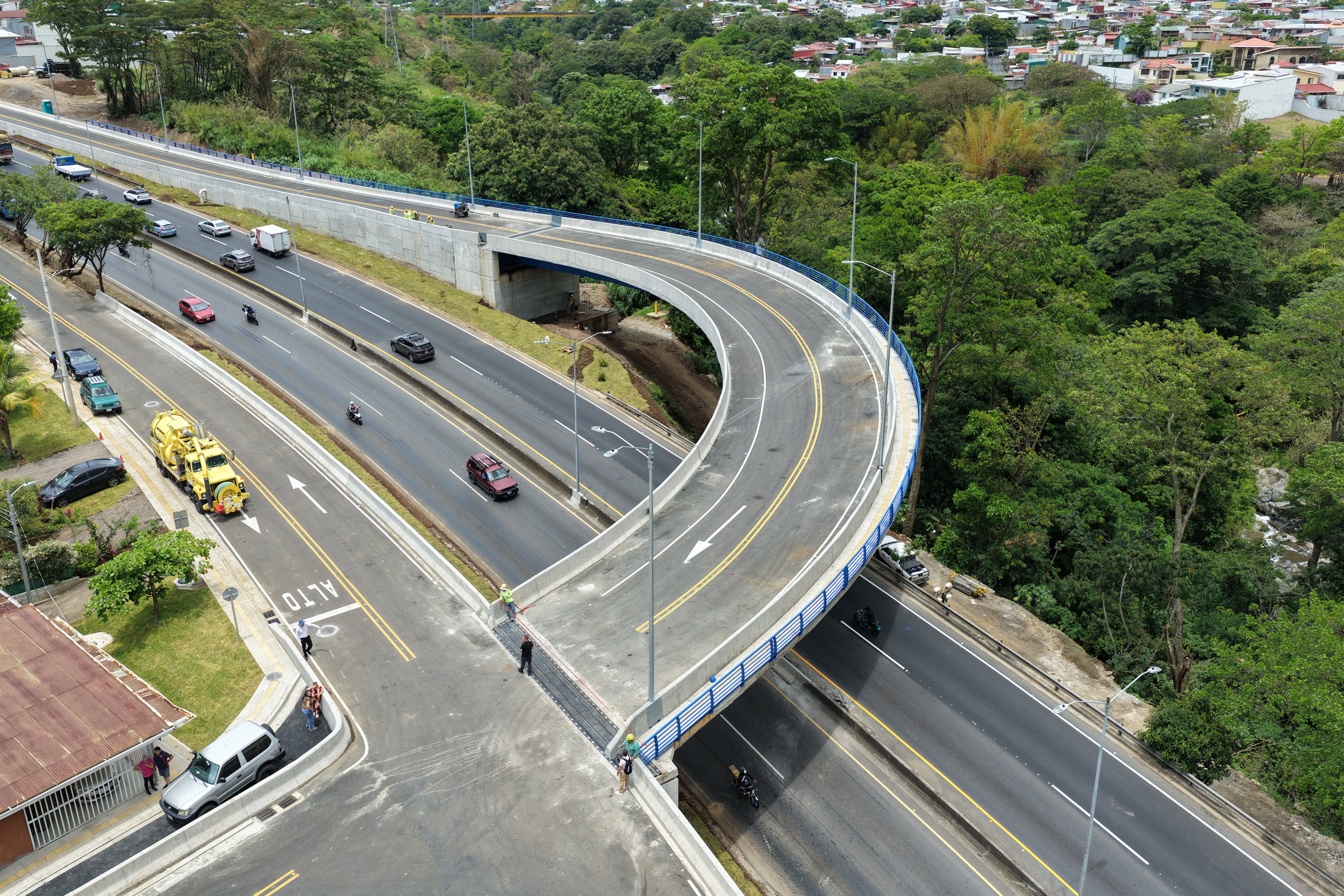 Paso elevado sobre Circunvalación