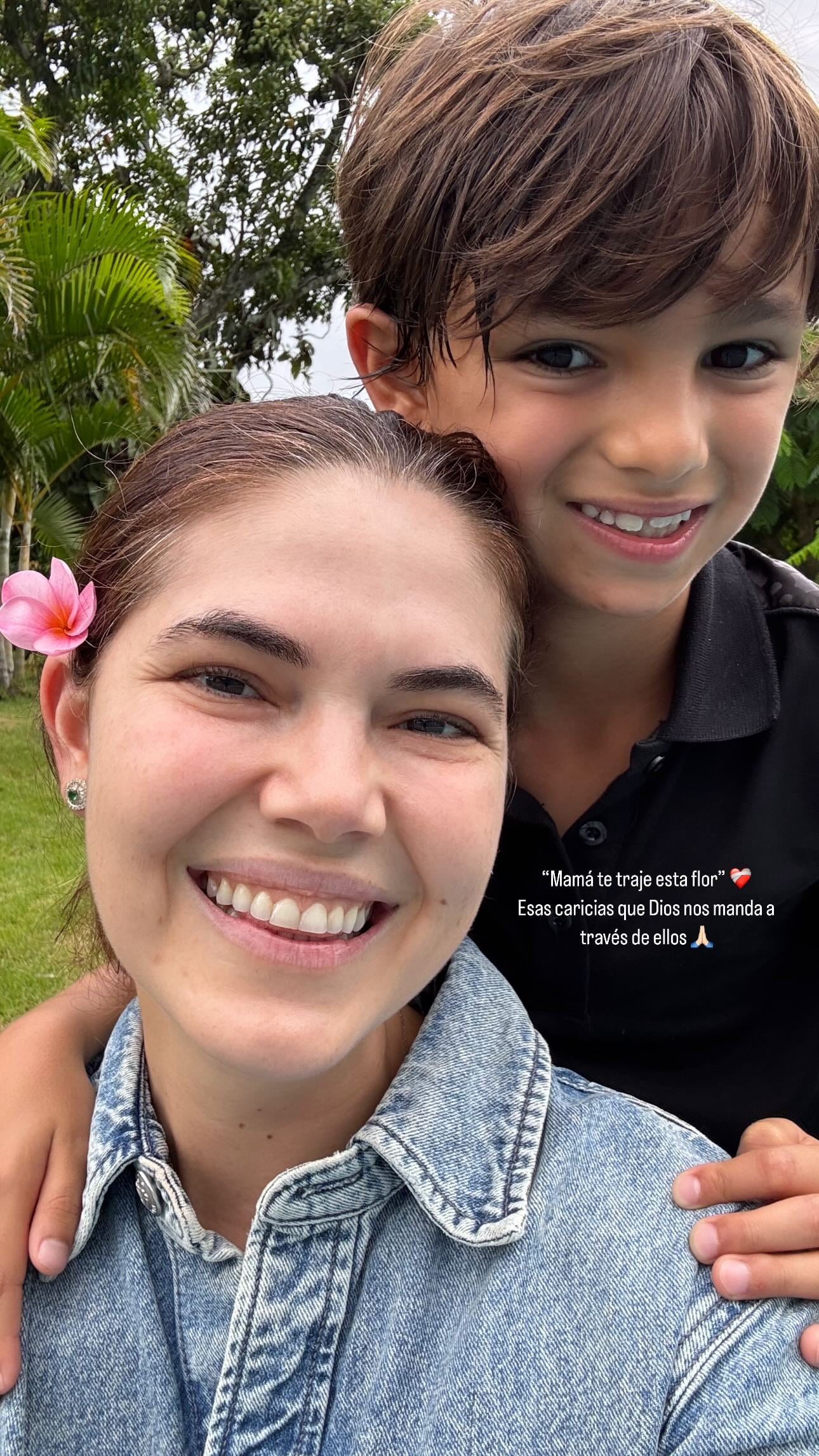 Carolina Jaikel y su hijo