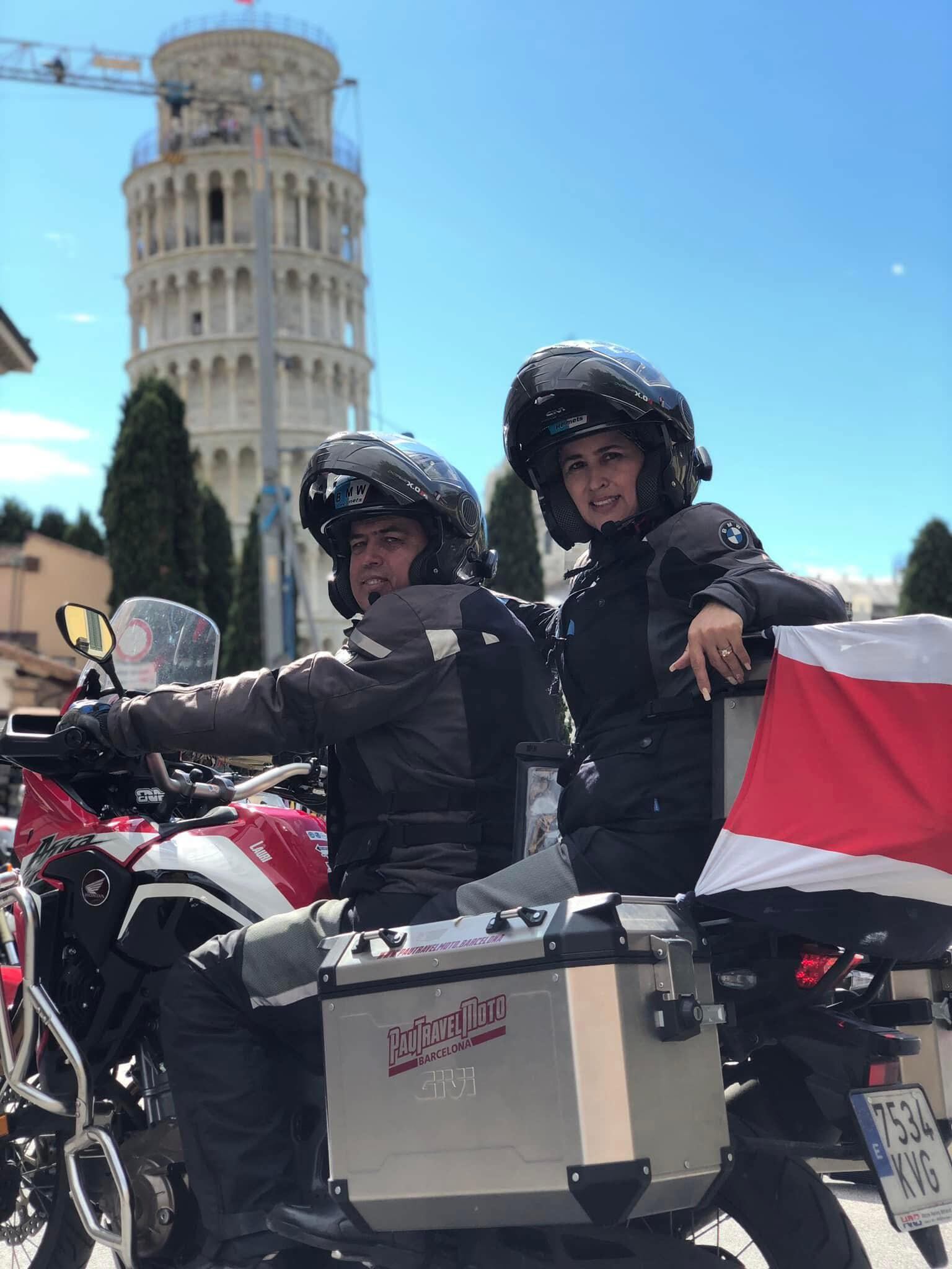 El matrimonio de Carlos Luis Delgado Elizondo y Lorelly Sánchez Barrantes amaban las motos, en una de esas murieron. Foto: Karlissa Delgado