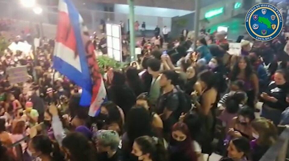 La marcha inició en la tarde y aún en la noche los manifestantes seguían en el centro de Chepe. Prensa MSP.