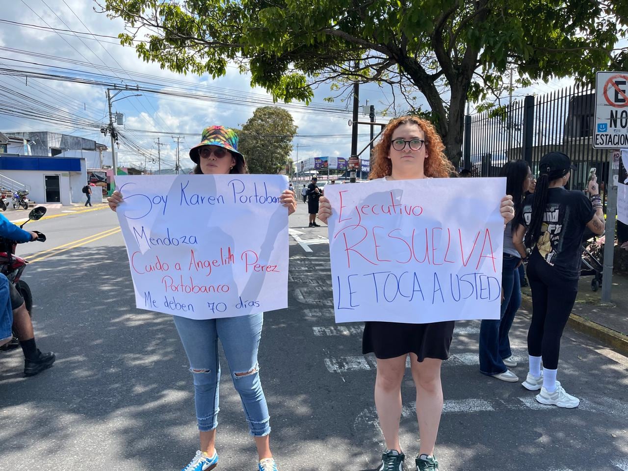 Protesta por licencias de cuido