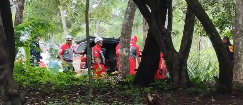 Los ahora fallecidos son dos hombres y una mujer. Foto Cruz Roja.