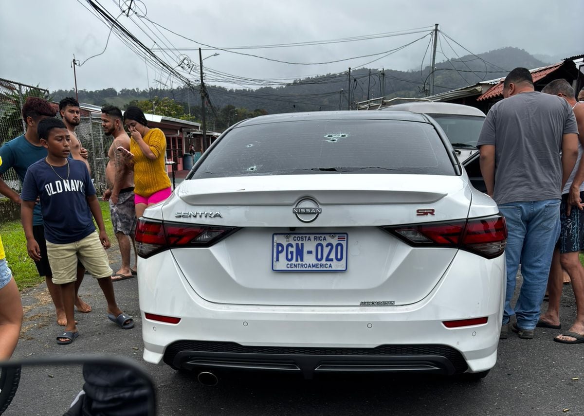 El hombre fue asesinado a balazos dentro de su carro en Siquirres