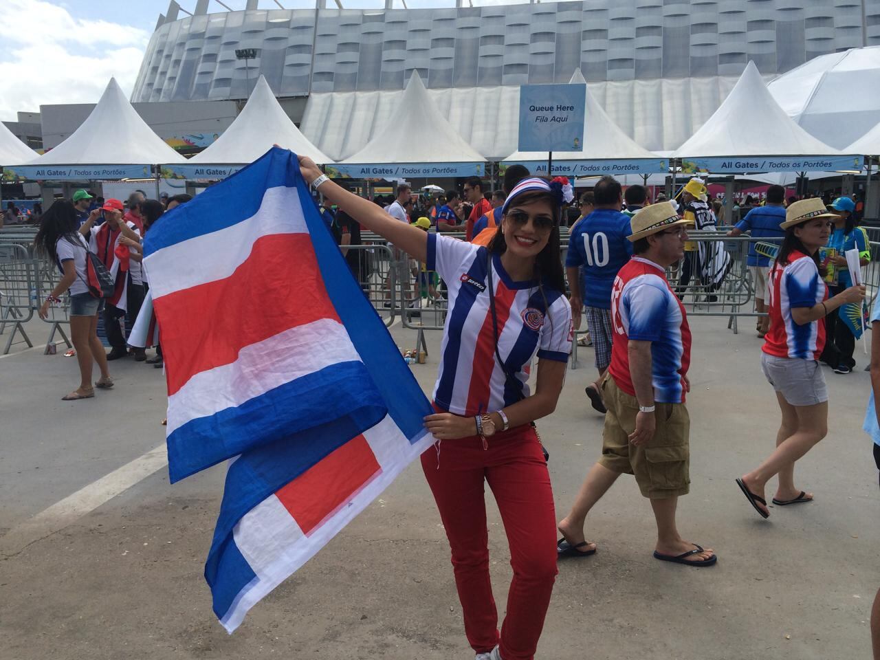 Sharon Segura, modelo y expresentadora de televisión en el mundial de Brasil 2014