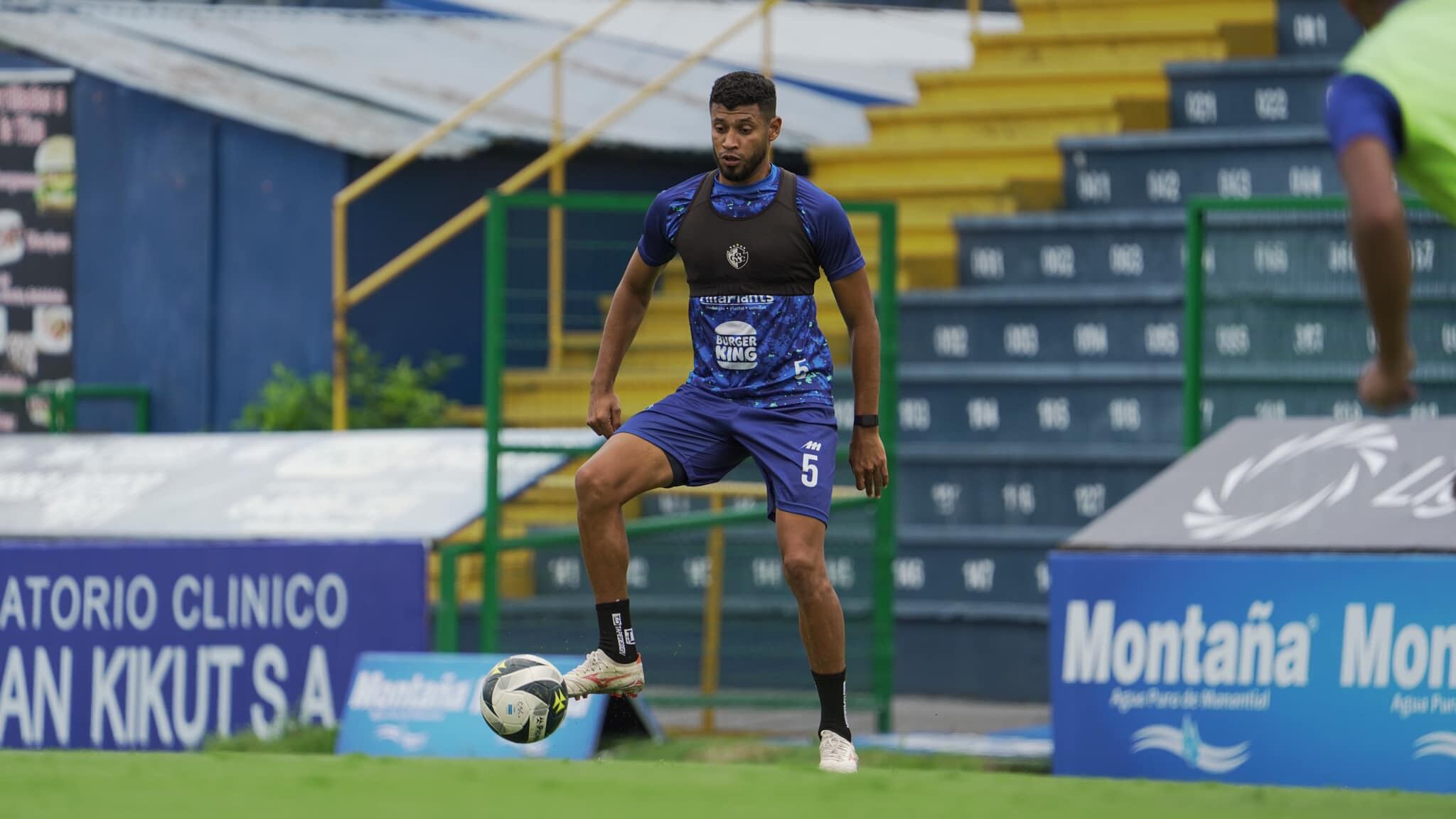 Marcelo Pereira, hondureño, Cartaginés