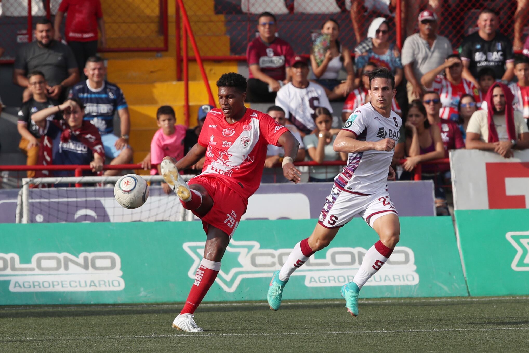 01/03/2024/ Juego entre Santos de Guapiles vs Deportivo Saprissa por el torneo Clausura de la Liga Promerica en el estadio Ebal Rodríguez / Foto John Durán