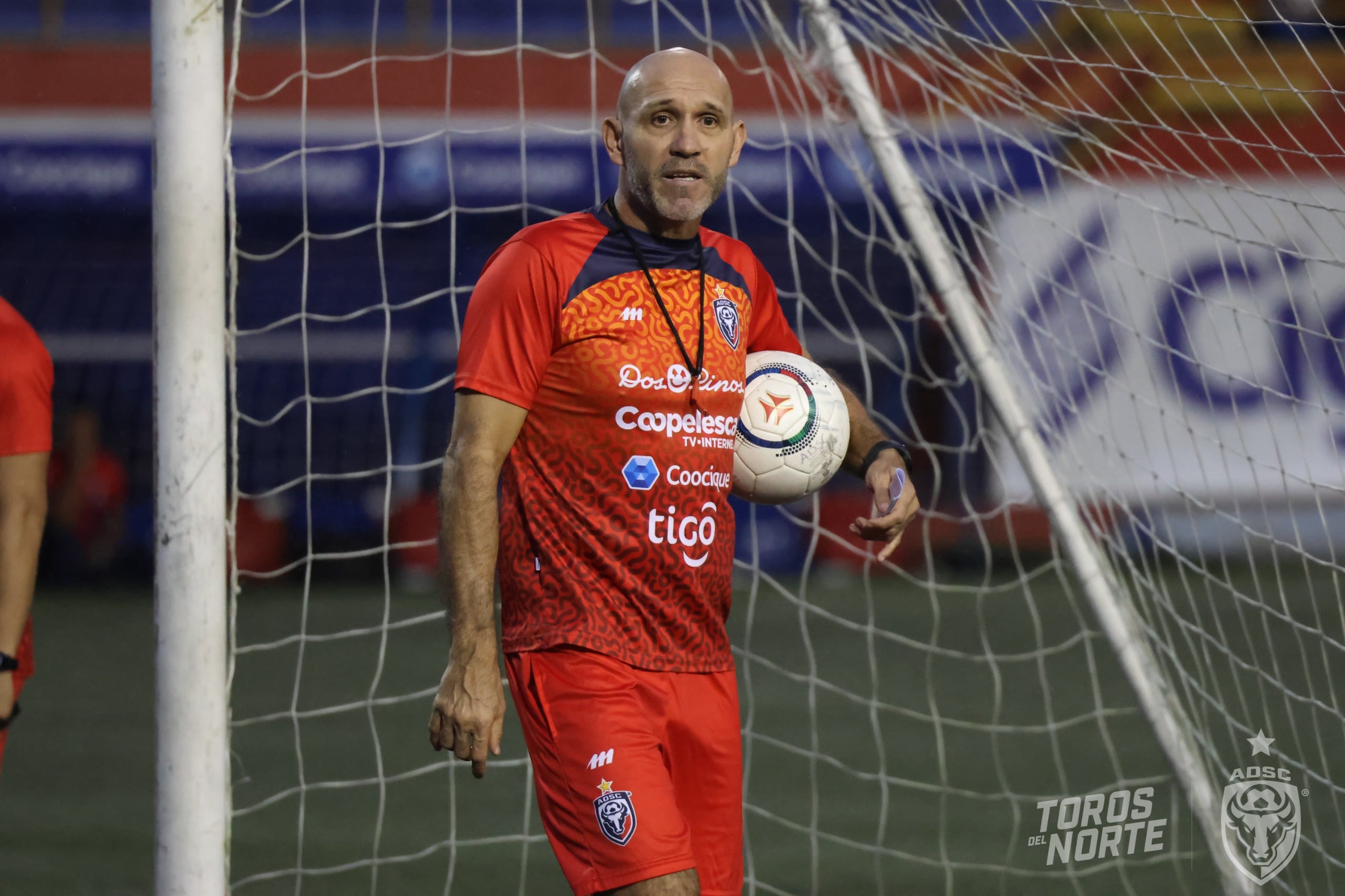 De inmediato Luis Marin ya dirigió su primer entrenamiento con San Carlos.