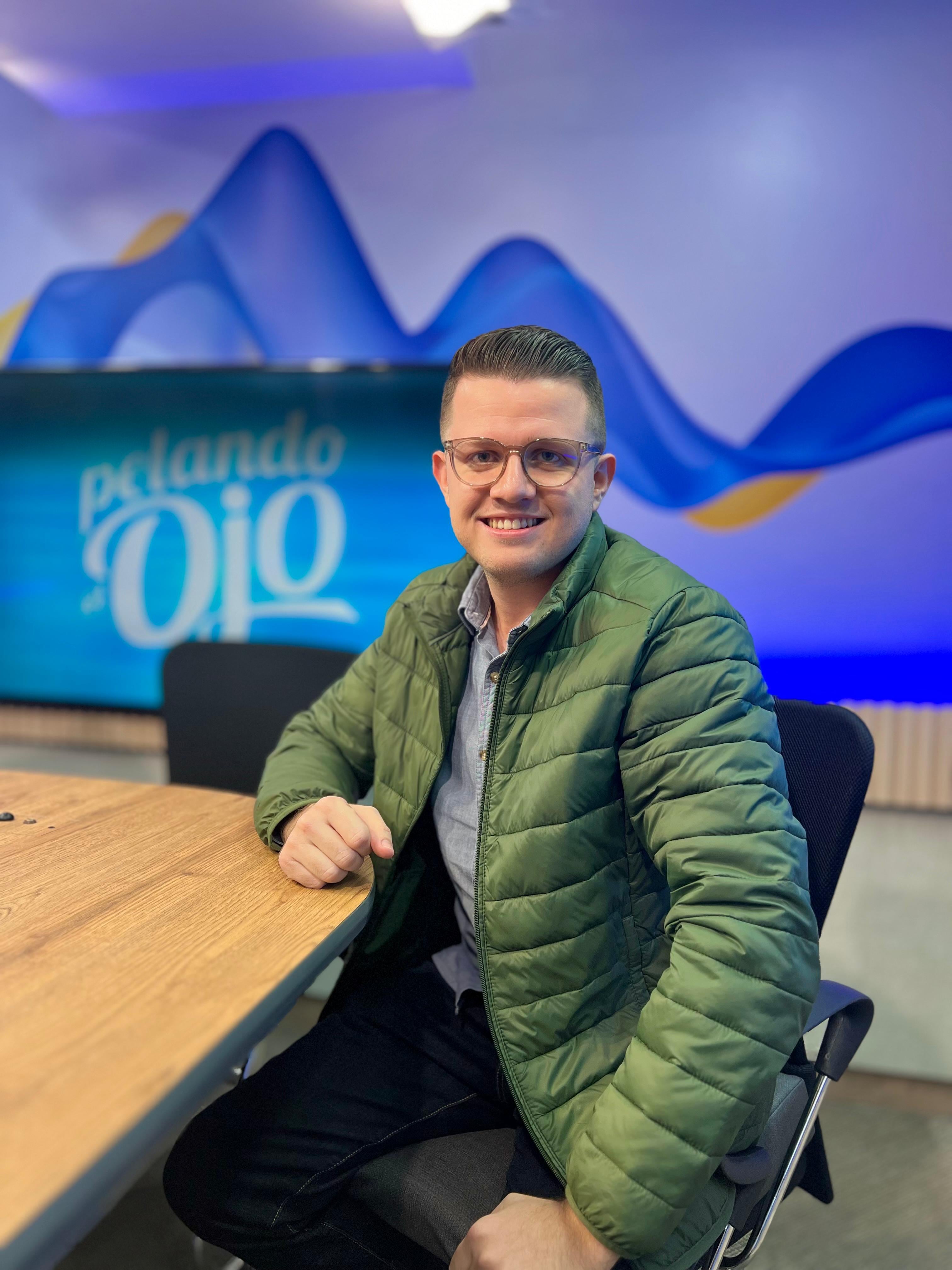 Norval Calvo, Pelando el ojo, Radio Monumental