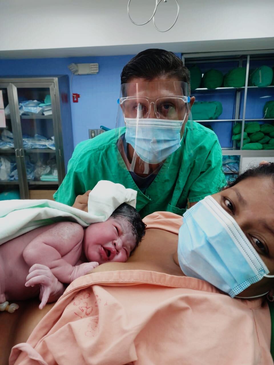 Kathya Sarmiento Cano y Manfred Hidalgo Zúñiga, tuvieron a Stephanie Lucía Hidalgo Sarmiento, a las 2:38 de la tarde del 20 de enero del 2021.