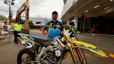 Le regalaron una moto a los 5 años y hoy compite en la categoría reina del motociclismo con su “guerrera” amarilla