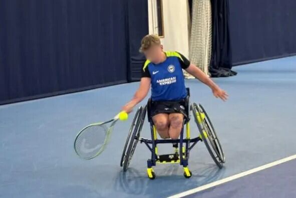 Austin, niño que perdió las piernas