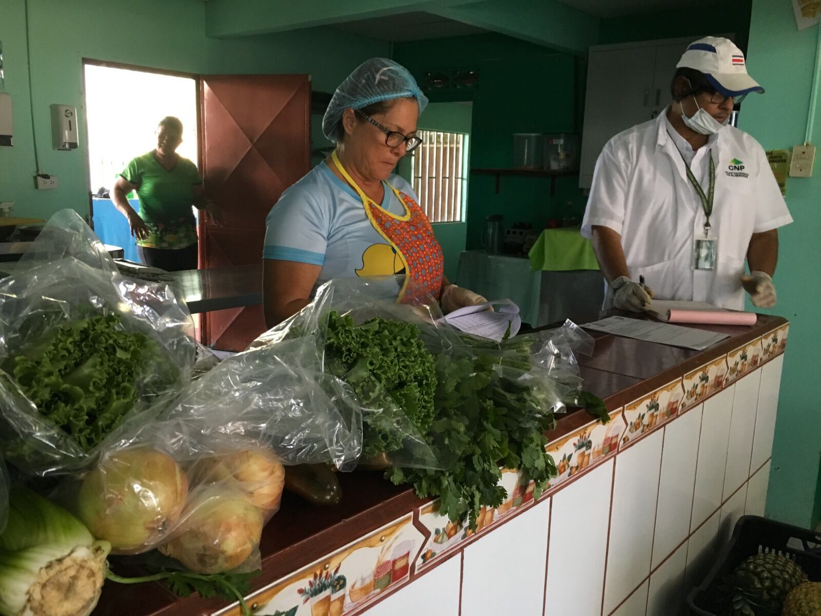 ¡Gran noticia! Se ha confirmado que los comedores escolares de 235 centros educativos en todo el país no van a cerrar sus puertas en vacaciones y así seguirán llenando pancitas sin parar.