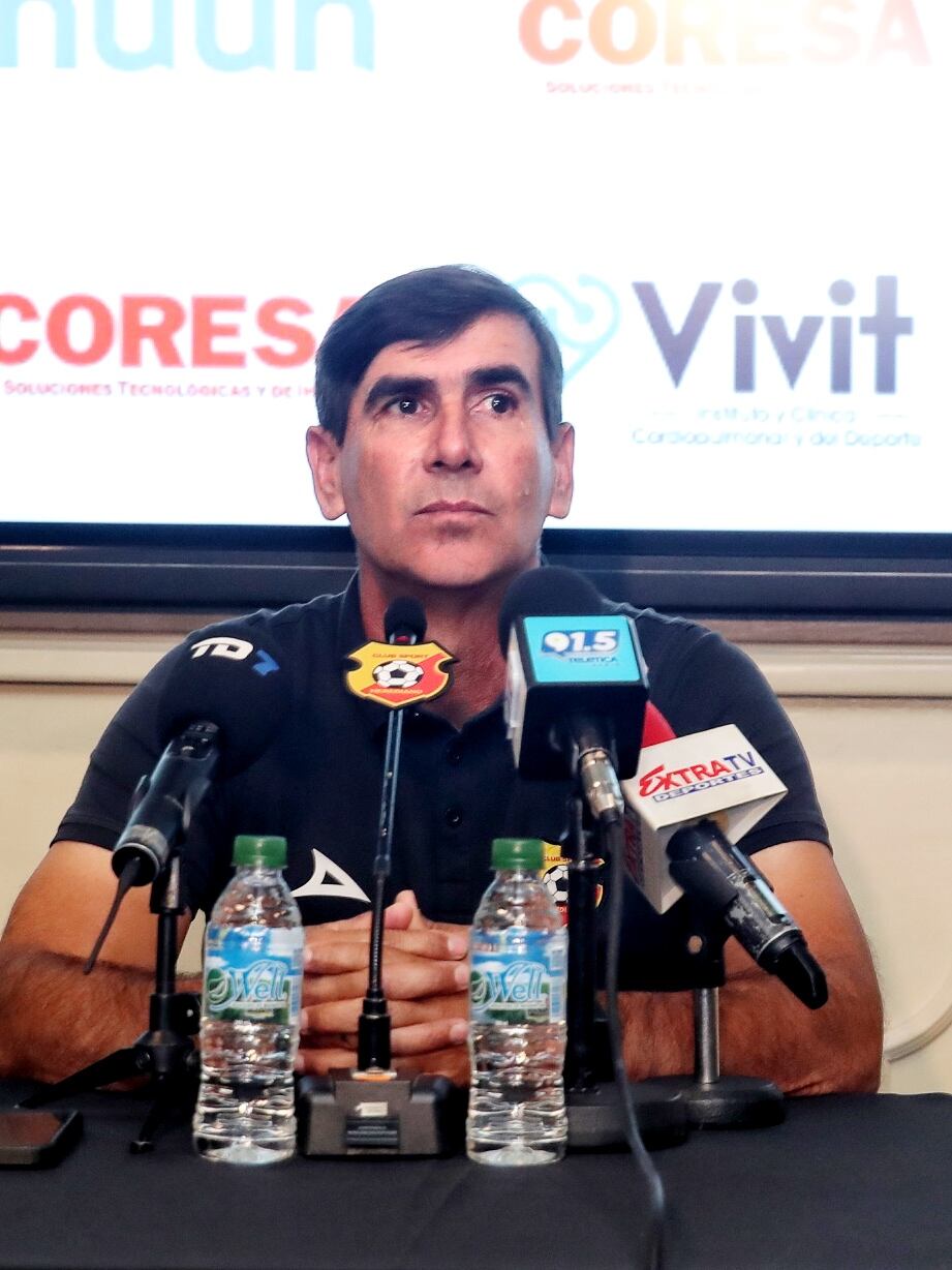 13/12/2023/ conferencia de prensa con el asistente técnico del Club Sport Herediano Breansse Camacho previo a la final ante Deportivo Saprissa foto John Durán