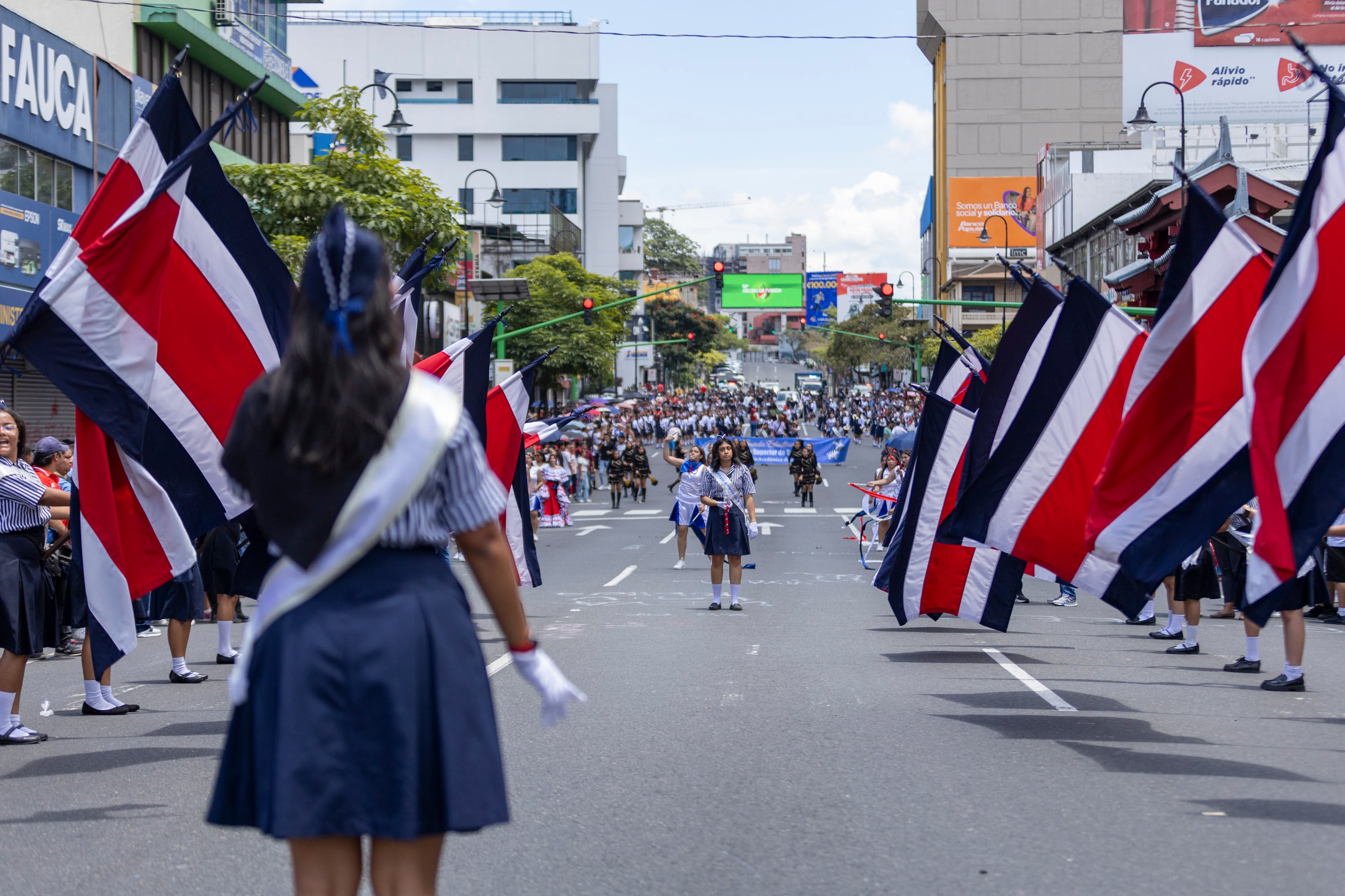15/09/2024, San José, Paruqe Nacional y Avenida Segunda, celebración del acto cívico de los 203 años de independencia y el desfile de las bandas de las escuelas y colegios de San José, en el acto cívico estuvo el presidente de la república Rodrigo Chaves junto a la primera dama Signe Zeikate, y el alcalde de San José, Luis Diego Miranda, tambien ministros y diputados junto a varios diplomaticos.