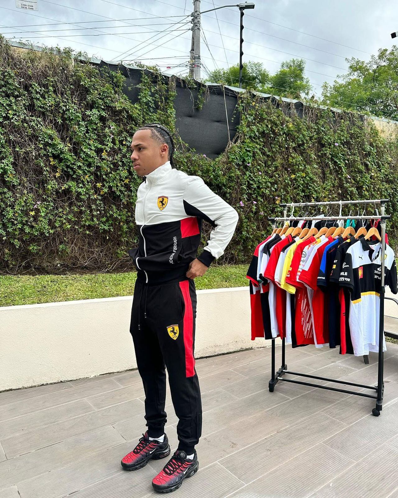 Reydrian Wright, mejor conocido como El Broki CR, creador de contenido.