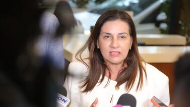 Marta Esquivel y José Miguel Villalobos reciben duro golpe a sus aspiraciones políticas