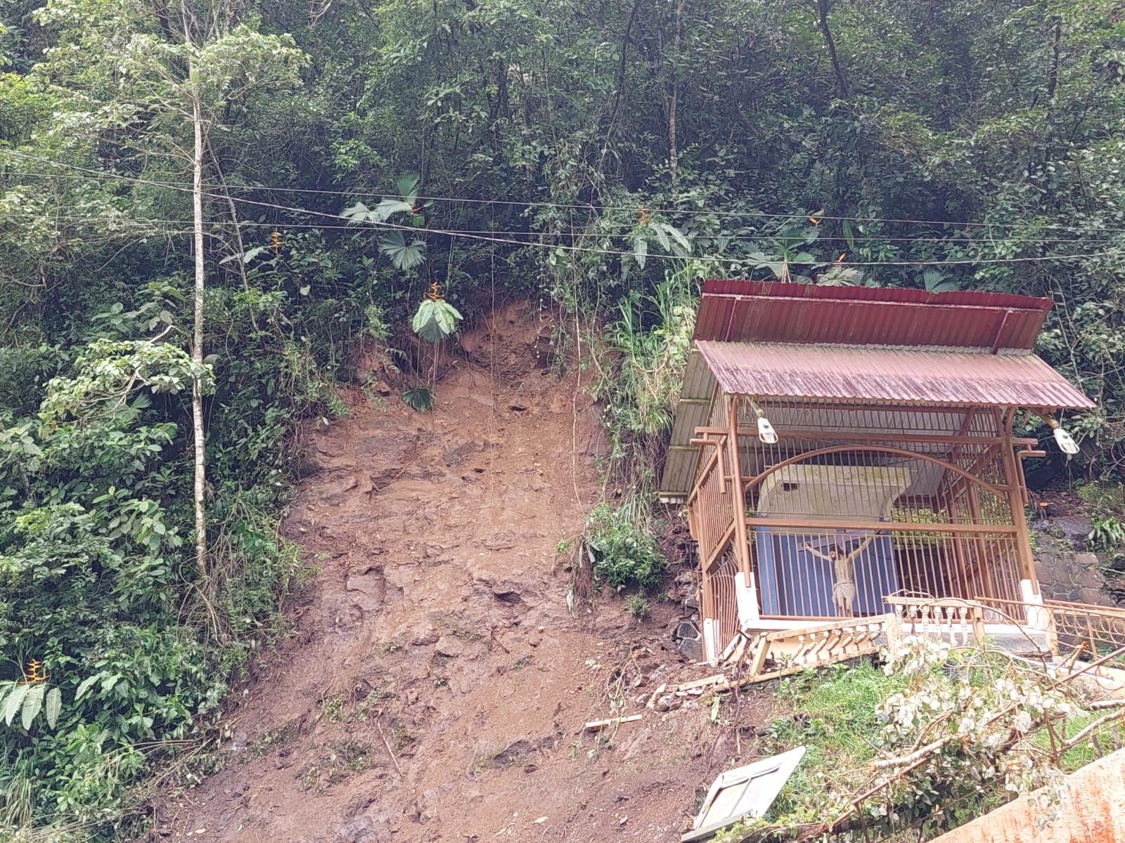 La imagen de Cristo crucificado que puso en el pueblito sancarleño de Sucre, a la entrada de su cantón, para que los protegiera, va a ser guardada en la iglesia de Aguas Zarcas de San Carlos