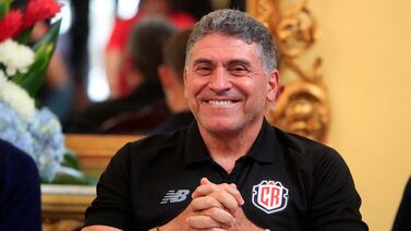 Luis Fernando Suárez no tuvo piedad con el fútbol de Costa Rica y se llevó esta millonada