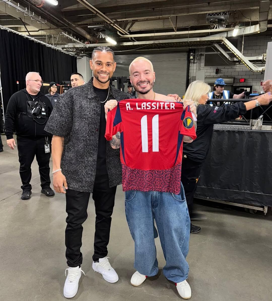El futbolista costarricense, Ariel Lassiter, quedó como loco por lo que pasó entre él y el cantante J Balvin esta semana.