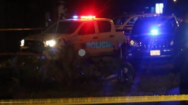 ¡Sangriento ataque! Dos hombres son ejecutados a balazos frente a lavacar