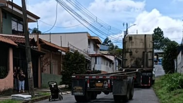 Tragedia consterna a una comunidad: tráiler atropelló y mató a un joven