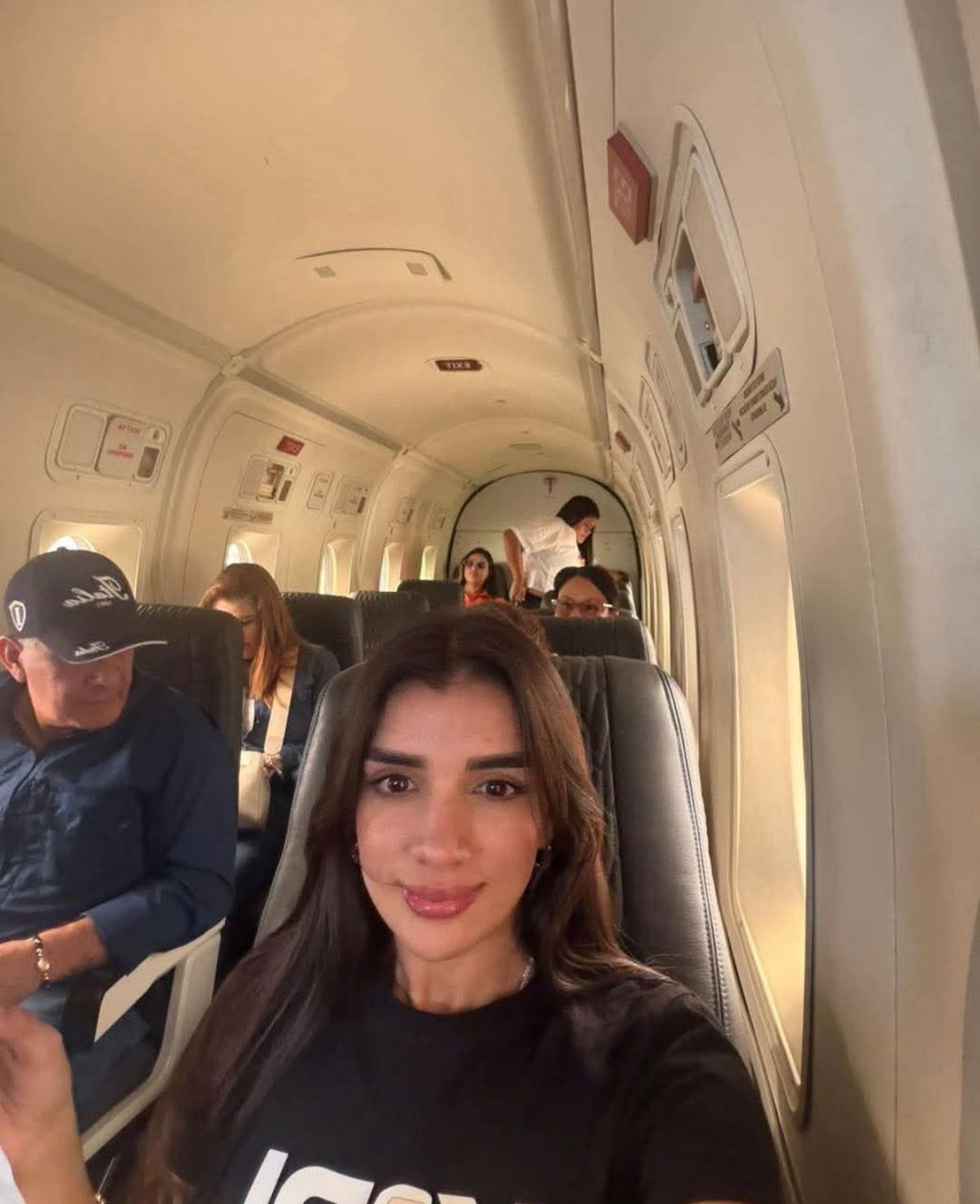 Última fotografía de Gineth Rincón tomada dentro de la aeronave.