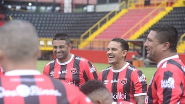 Leyendas de Alajuelense se citaron de nuevo en el Morera Soto para mostrar que la calidad sigue ahí