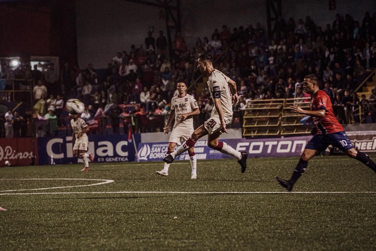 Saprissa sacó la tarea sin ningún problema contra San Carlos en Ciudad Quesada.