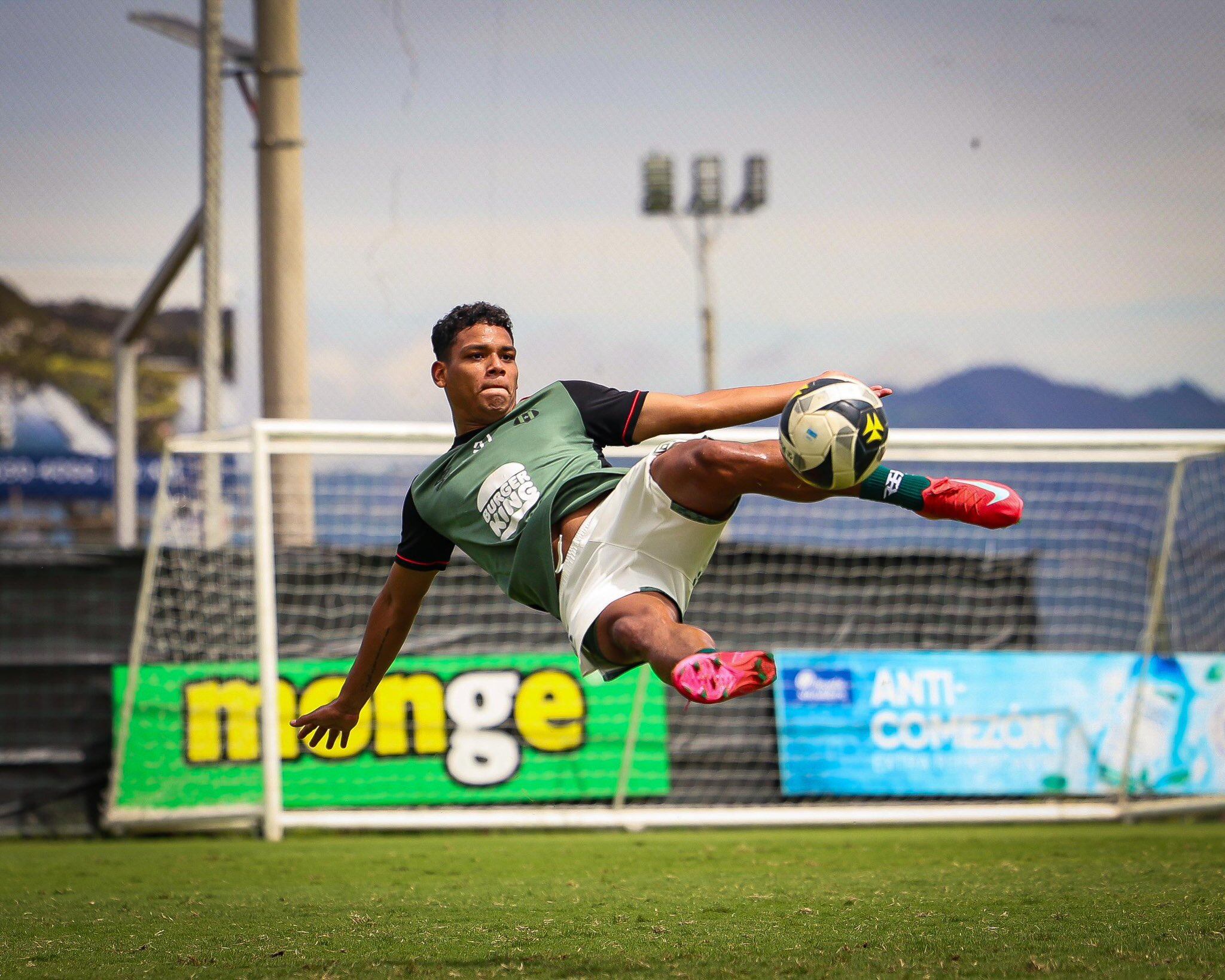 Liga Deportiva Alajuelense muestra a Creichel Pérez en el entrenamiento de este jueves 1.° de mayo en el Centro de Alto Rendimiento (CAR).