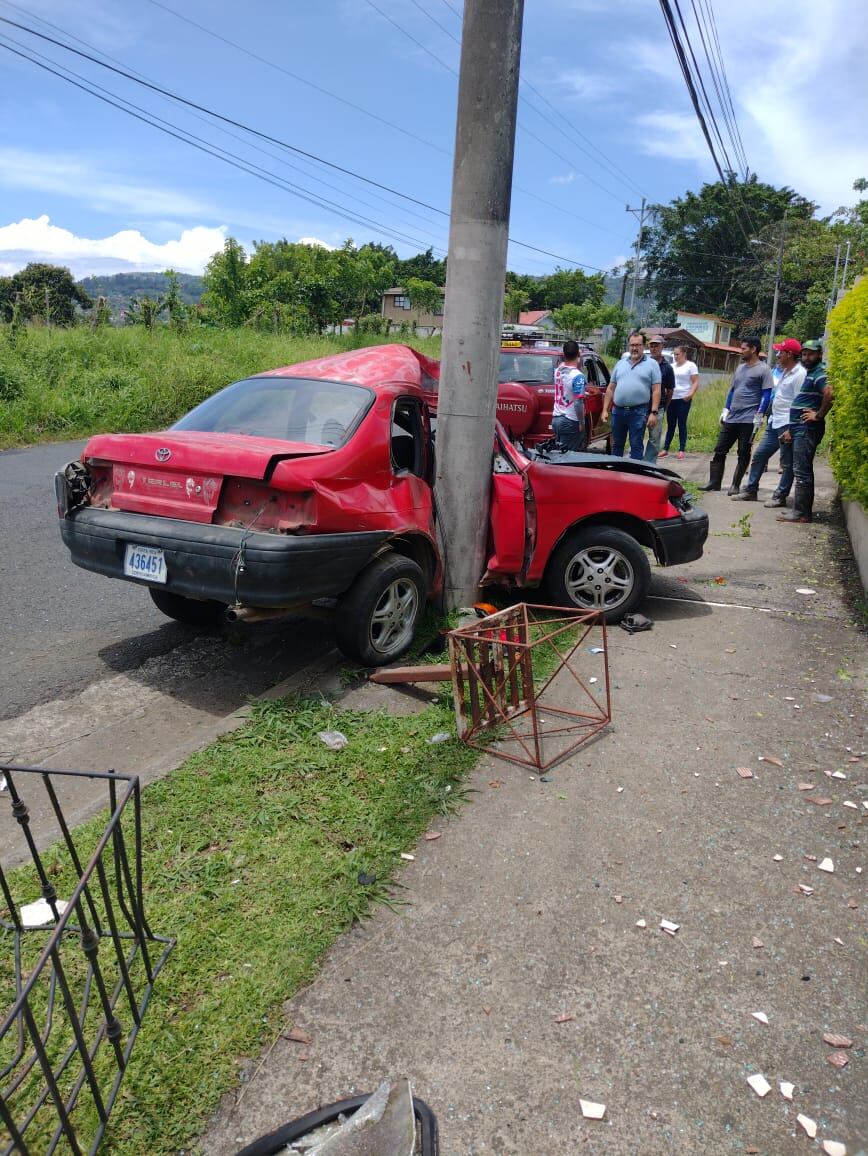 Choque en Turrialba. Foto cortesía.