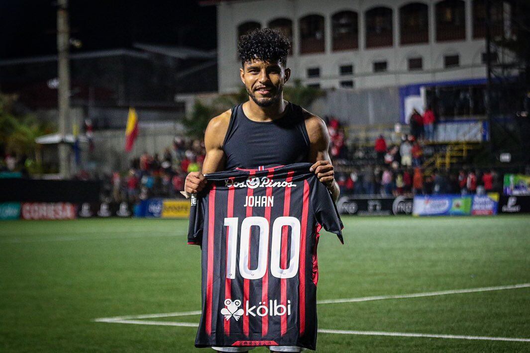 Johan Venegas llegó a cien goles