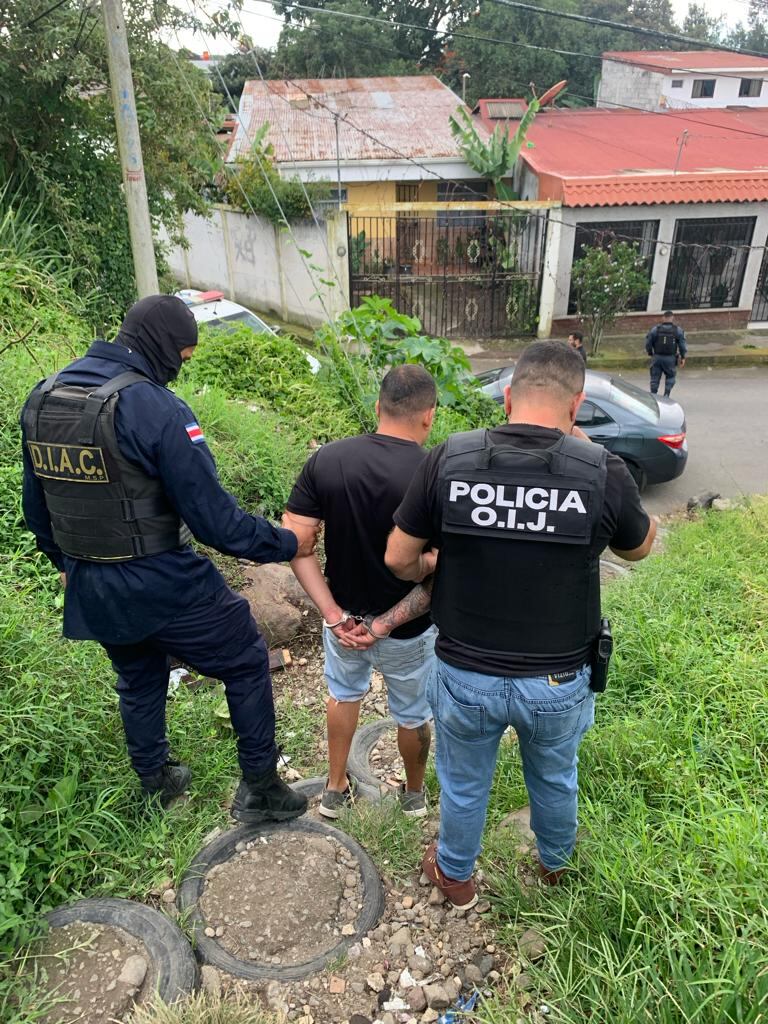 Un hombre de 32 años fue detenido en un precario en Los Diques de Taras en Cartago por ser el principal sospechoso de acabar con la vida de una muchacha que fue hallada en río Taras. Foto: OIJ