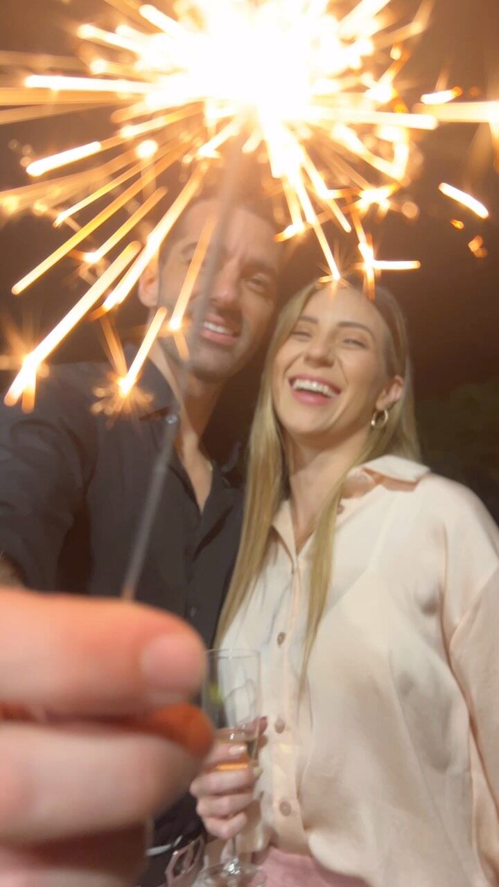 Toni Costa y Mimi Ortiz están viviendo un mediático romance que le ha dado la vuelta al mundo