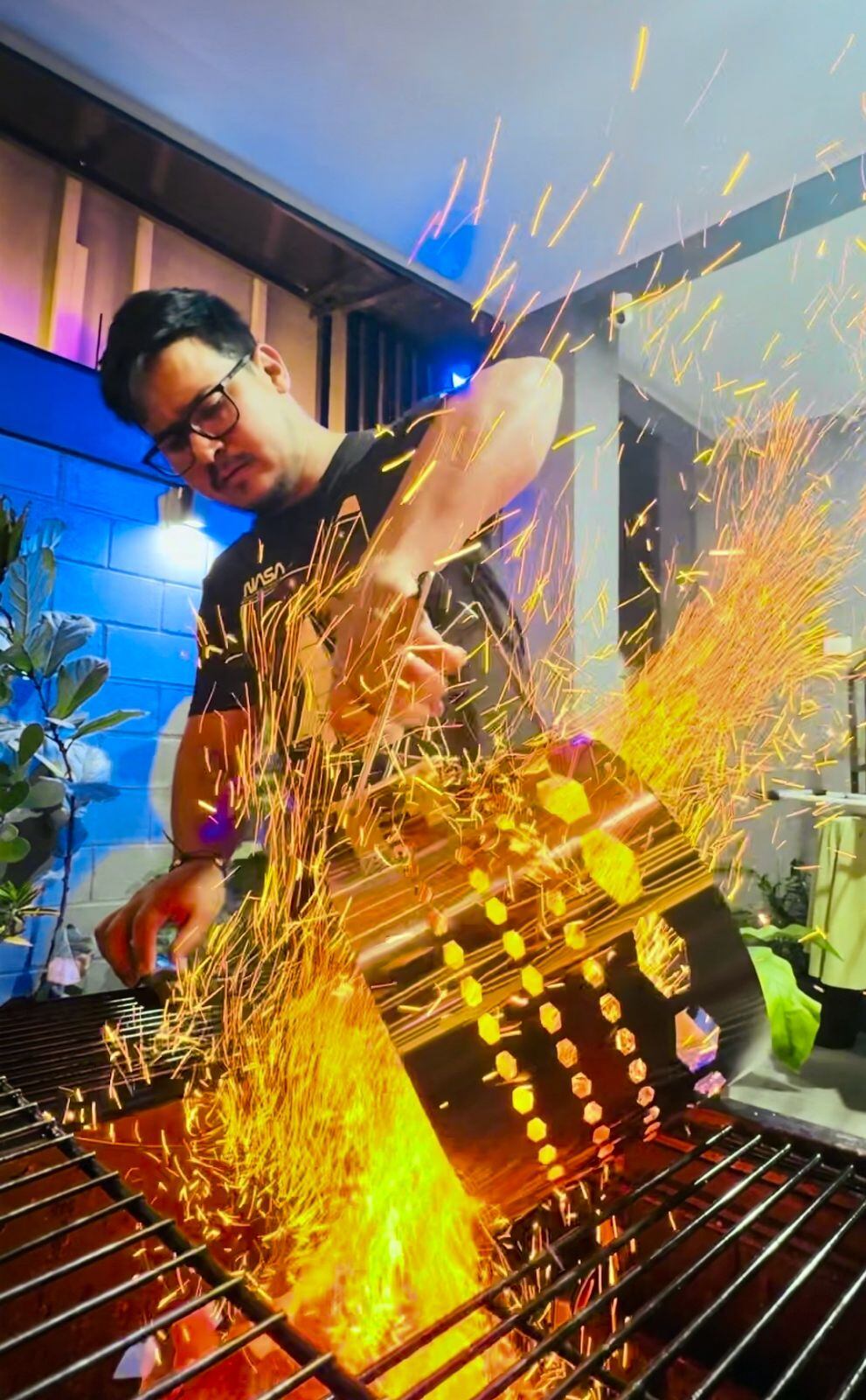 A Fabián Sequeira Alvarado, es vecino de Grecia, experto en ciberseguridad y ganó el tercer episodio de nuestro reality show Guerra de Parrillas