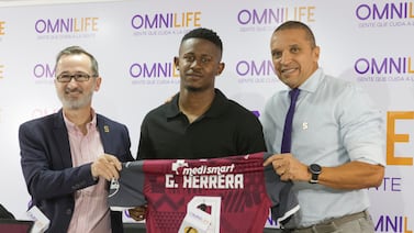 Juan Carlos Rojas defiende a Erick Lonis tras críticas por los fichajes del Saprissa