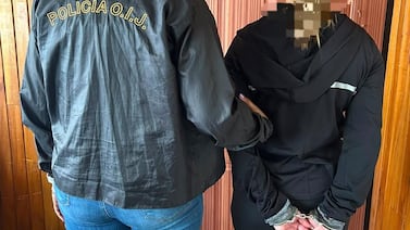 Detienen a mujer sospechosa de involucrar a una adolescente en videos sexuales en Heredia