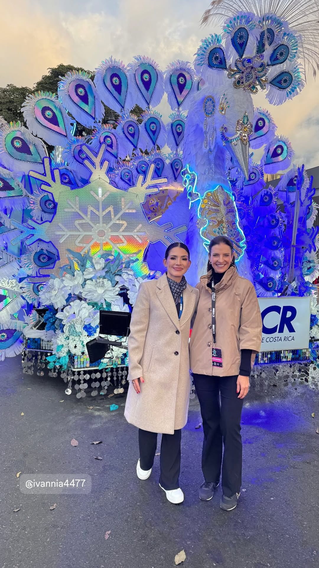 Natalia Suárez (izquierda), experiodista de Telenoticias.