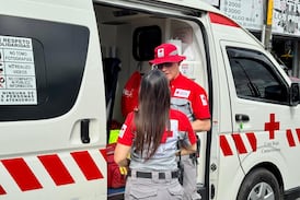 Incendio cerca de escuela en Cartago deja al menos 30 personas afectadas por humo