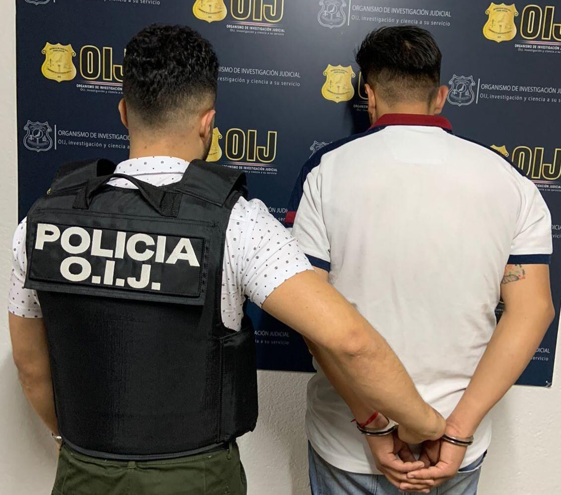 Hombre detenido en San Carlos por retención de mujer de 25 años.