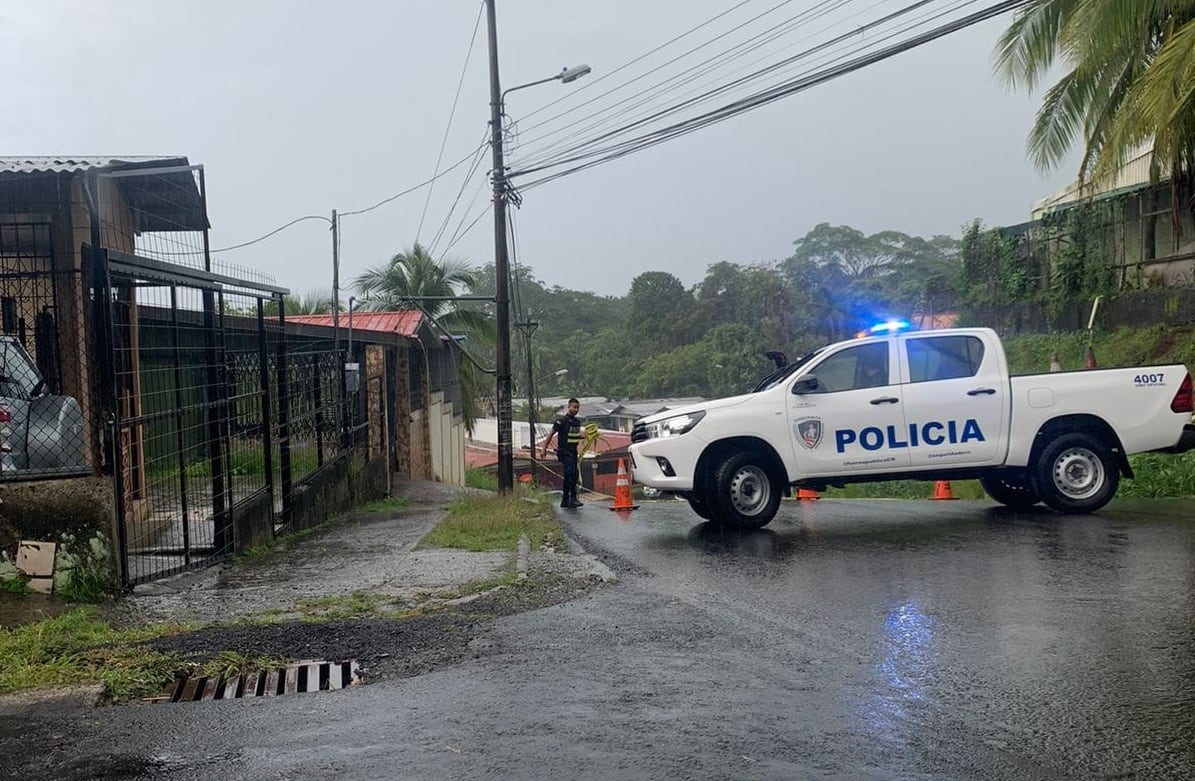 Al parecer, el ataque ocurrió cuando la víctima estaba en una señal de alto con su carro. Foto San Clemente Informa.