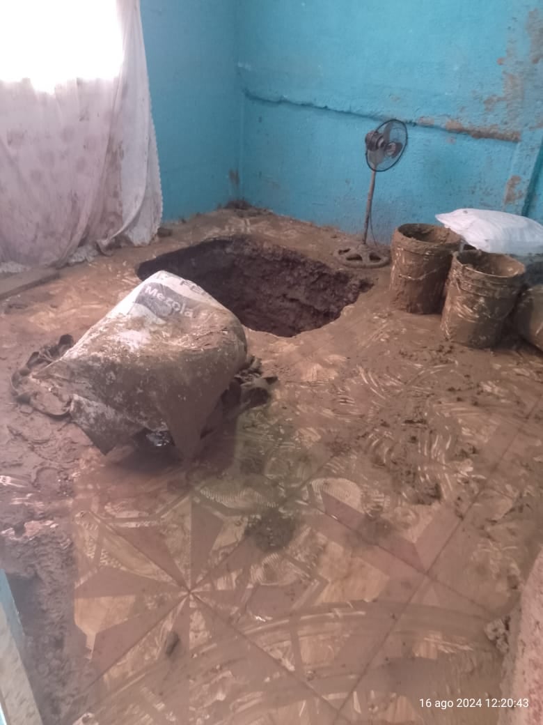 El ingenio al que llegan los ladrones no deja de sorprender, esta vez las autoridades encontraron un sofisticado túnel de 10 metros de largo el cual salía desde una casa en Búfalo de Río Blanco, Limón y llegaba hasta un poliducto. Foto: Recope